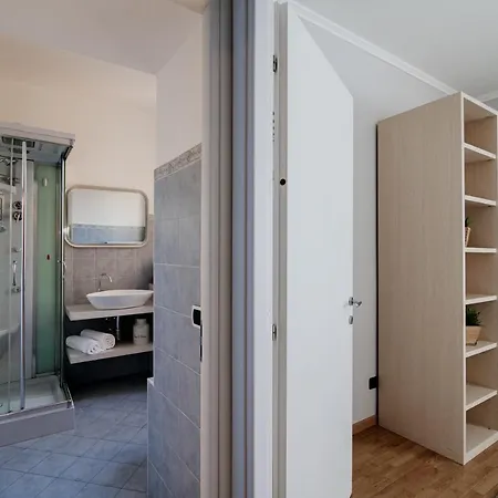Domus - Bymyhomeincomo Apartman